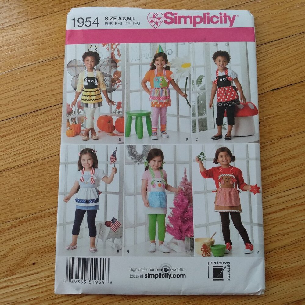 Child's Novelty Apron Sewing Pattern Simplicity 1954 UNCUT